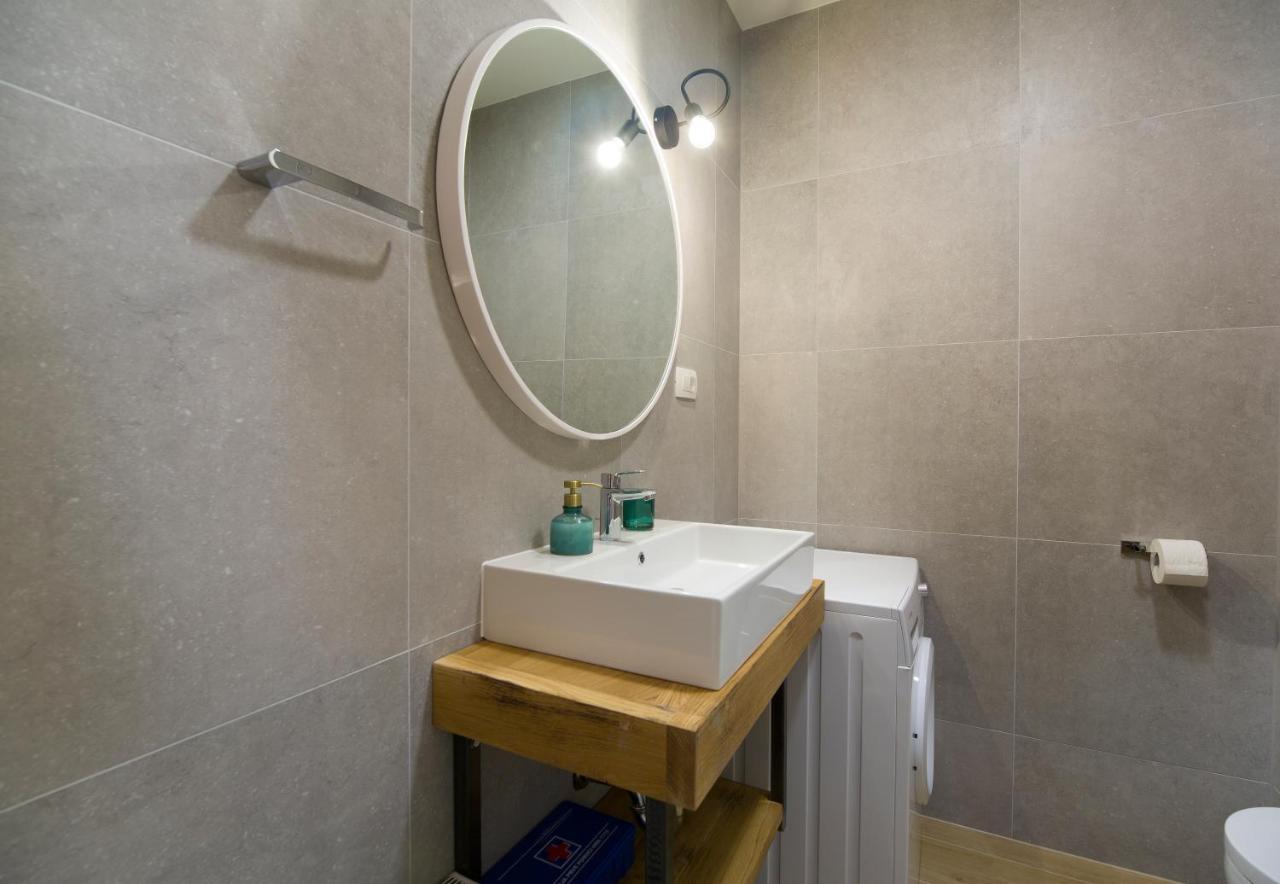 Apartments Bulli โตรกีร์ ภายนอก รูปภาพ