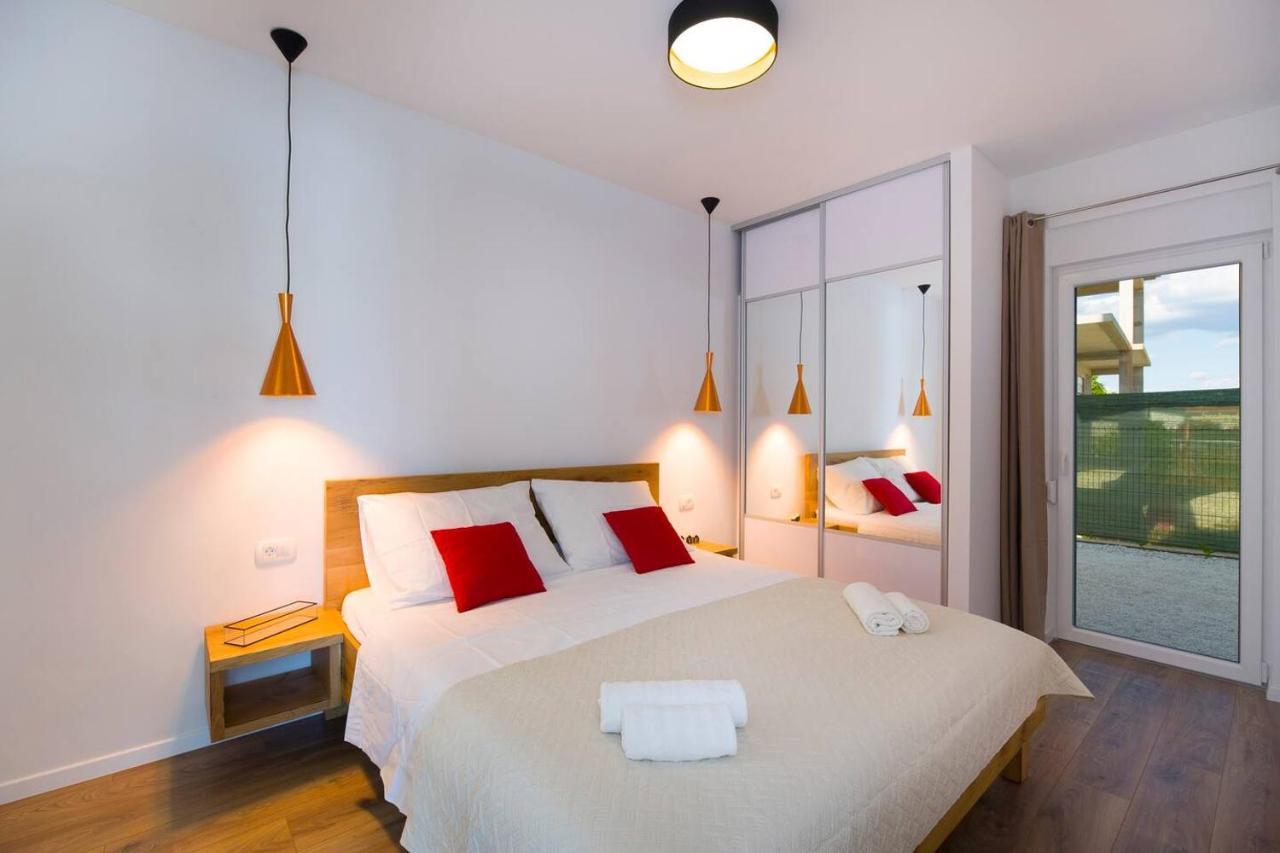 Apartments Bulli โตรกีร์ ภายนอก รูปภาพ
