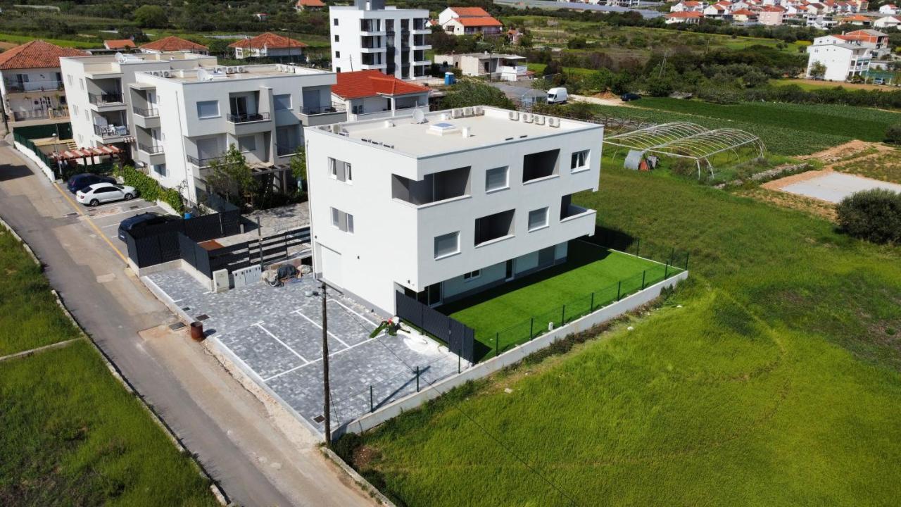 Apartments Bulli โตรกีร์ ภายนอก รูปภาพ