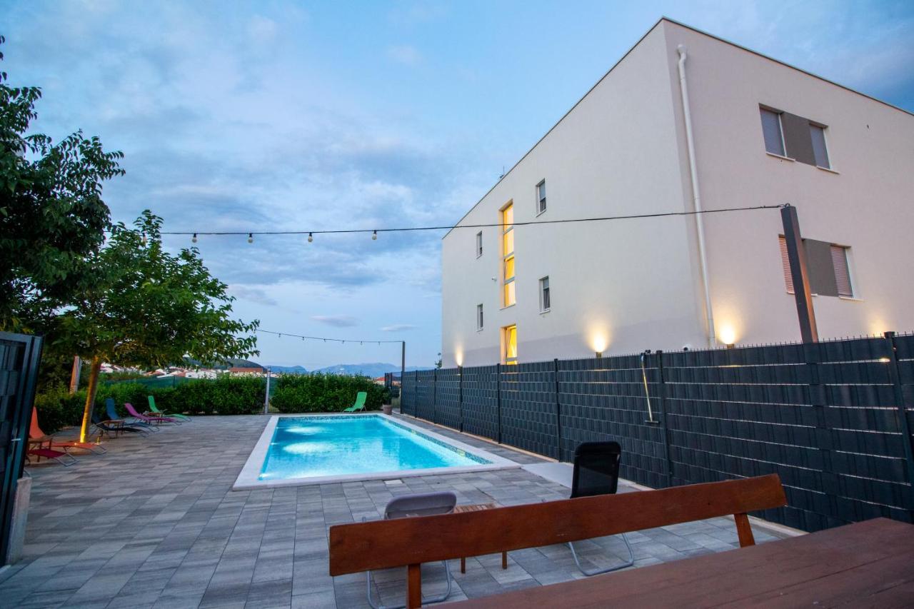 Apartments Bulli โตรกีร์ ภายนอก รูปภาพ