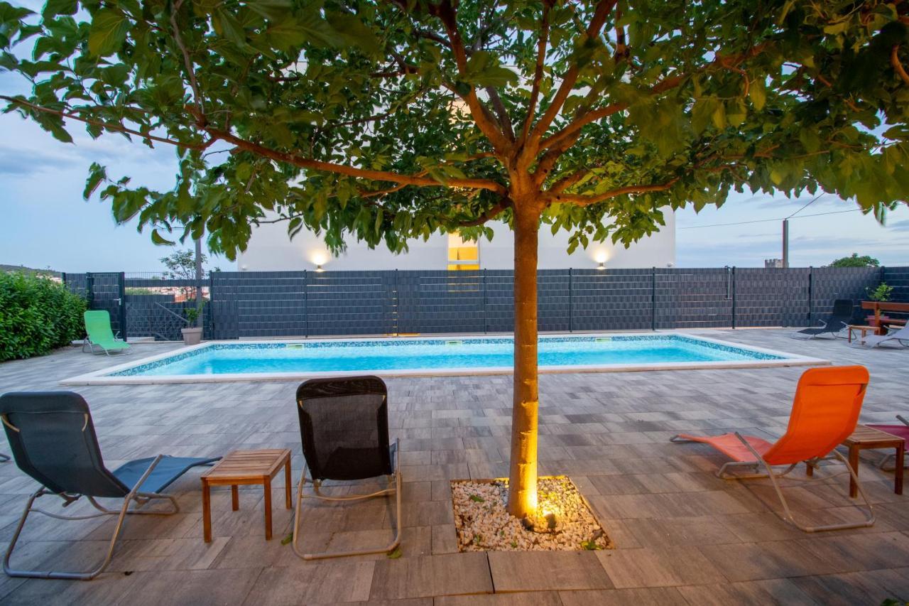 Apartments Bulli โตรกีร์ ภายนอก รูปภาพ